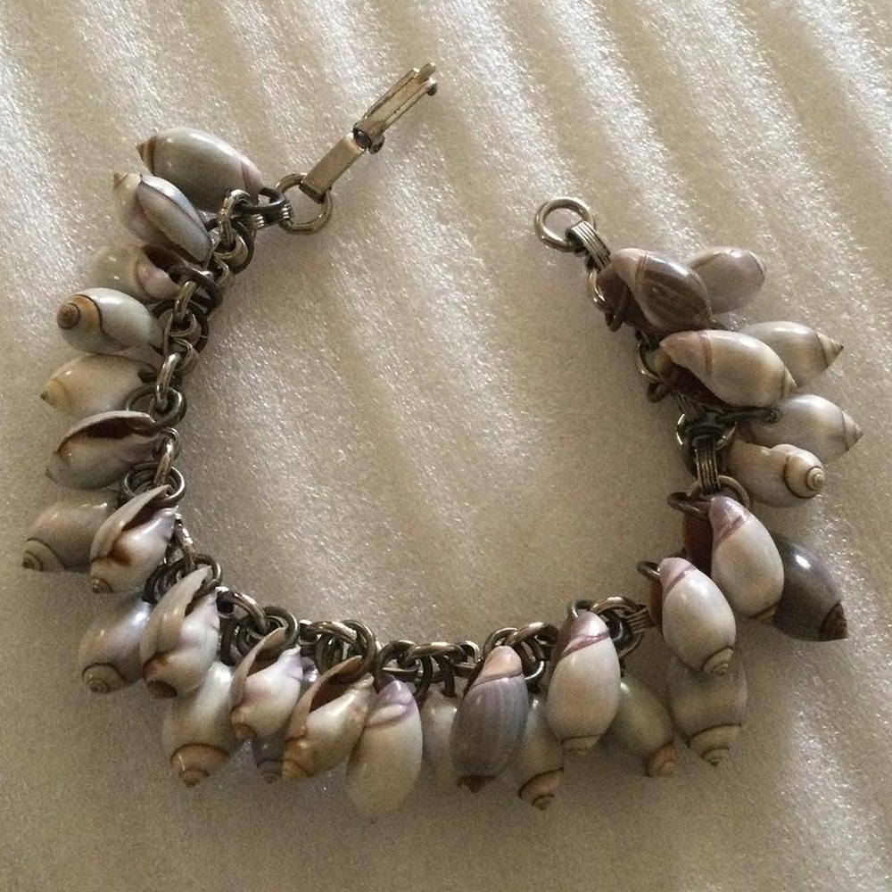 Dangly Shell Bracelet - Picture 3 of 3